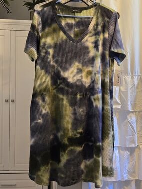 Rae Mode V-Neck Midi Dress in Olive & Navy Tie-Dye